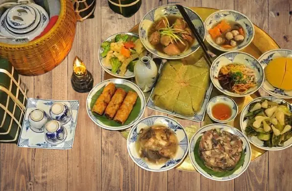 Ẩm Thực Tết Việt Nam: Tổng Hợp 15 Món Ăn Truyền Thống Không Thể Thiếu
