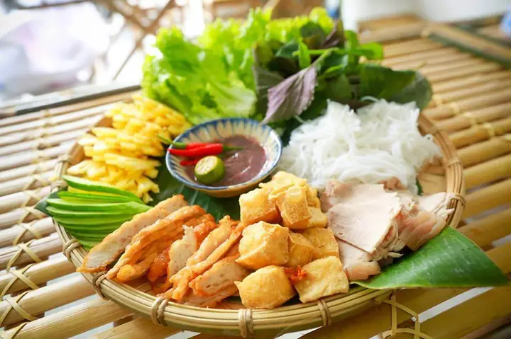 Các Món Ngon Ở Hà Nội Mà Bạn Không Nên Bỏ Lỡ Các Món Ngon Ở Hà Nội Mà Bạn Không Nên Bỏ Lỡ