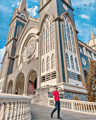 Các Nhà Thờ Ở Bình Dương: Lịch Sử, Kiến Trúc Và Điểm Đến