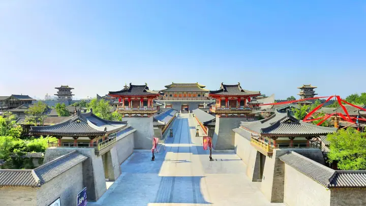 Phim Trường Lớn Nhất Trung Quốc: Điểm Đến Du Lịch Đáng Ghé