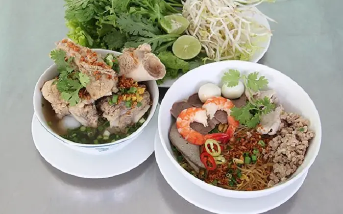 Cẩm Nang Ẩm Thực Quận 7: Top Quán Ăn Ngon Được Giới Trẻ Săn Lùng