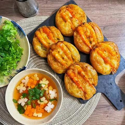 Cách Ăn Bánh Tôm Hồ Tây Chuẩn Vị Hà Nội Cho Người Mới