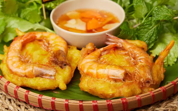 Cách Ăn Bánh Tôm Hồ Tây Chuẩn Vị Hà Nội Cho Người Mới