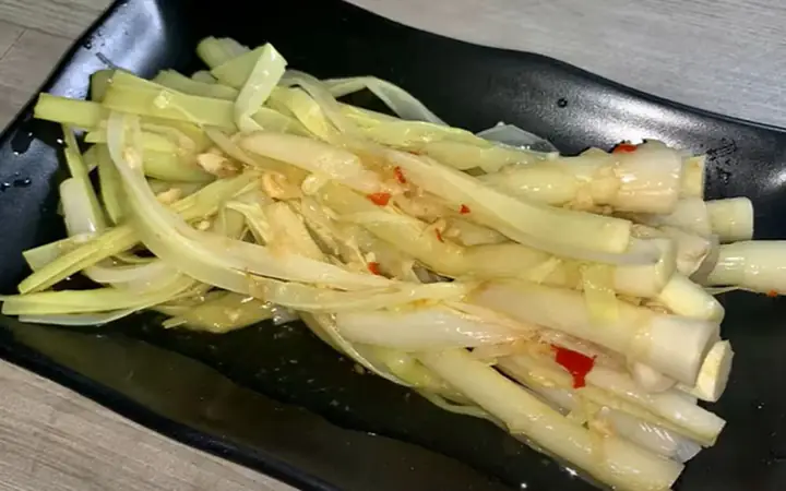 Cách Chế Biến Bồn Bồn Tươi Đơn Giản Tại Nhà