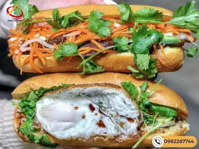 Bánh Mì Dân Tổ Hà Nội: Cẩm Nang Trải Nghiệm Món Ăn Sáng Đặc Trưng