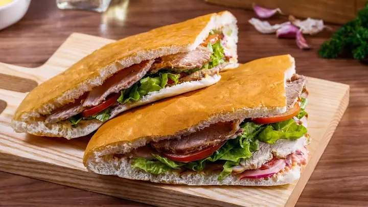 Cách Làm Bánh Mì Doner Kebab Tại Nhà: Hướng Dẫn Chi Tiết Từ Nguyên Liệu Đến Thành Phẩm