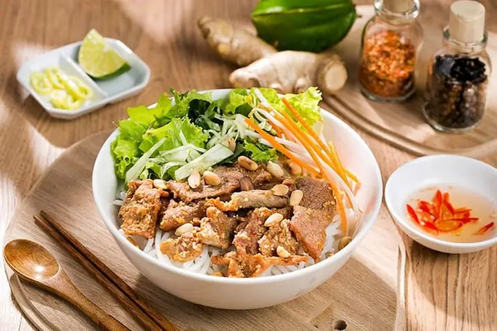 Cách Làm Bún Thịt Nướng Huế Chuẩn Vị, Từ Nướng Thịt Đến Nước Mắm Pha Cách Làm Bún Thịt Nướng Huế Chuẩn Vị, Từ Nướng Thịt Đến Nước Mắm Pha