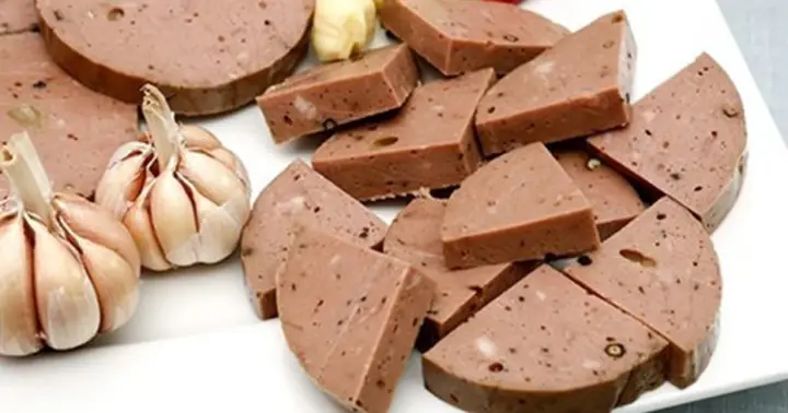 Cẩm Nang Trải Nghiệm Ẩm Thực Miền Trung: Hành Trình Tìm Hiểu Về Chả Bò
