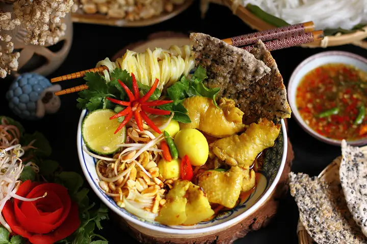 Cẩm Nang Cách Nấu Mì Quảng Hội An Chuẩn Vị: Từ Nguyên Liệu Đến Bí Quyết Thành Công
