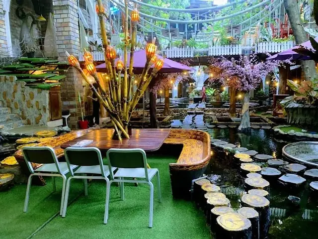 Oasis Cafe Lê Văn Sỹ: Ốc Đảo Xanh Giữa Lòng Sài Gòn