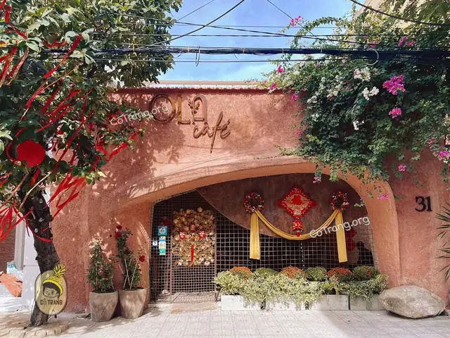 Ola Cafe Nha Trang: Đánh Giá Chi Tiết & Trải Nghiệm Thực Tế Từ Một Du Khách Ola Cafe Nha Trang: Đánh Giá Chi Tiết & Trải Nghiệm Thực Tế Từ Một Du Khách