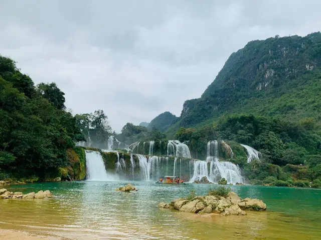 Khám Phá 15 Cảnh Đẹp Thiên Nhiên Việt Nam Dành Cho Du Khách Khám Phá 15 Cảnh Đẹp Thiên Nhiên Việt Nam Dành Cho Du Khách