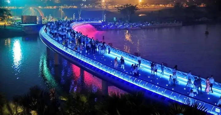 Khám Phá Cầu Ánh Sao Sài Gòn: Vị Trí, Giờ Chụp & Trải Nghiệm Khám Phá Cầu Ánh Sao Sài Gòn: Vị Trí, Giờ Chụp & Trải Nghiệm