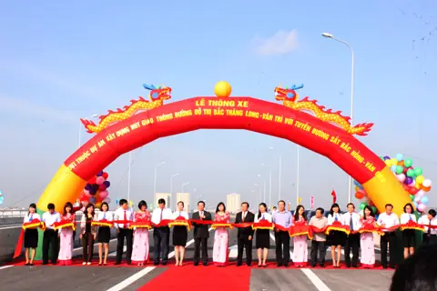 Cầu Bắc Thăng Long Hà Nội: Điểm Qua Lại Quan Trọng Và Kinh Nghiệm Di Chuyển
