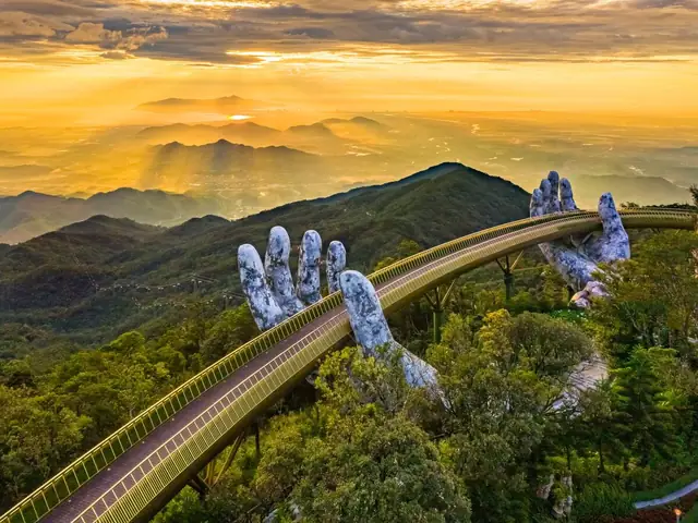 Cầu Vàng Đà Nẵng: Kiến Trúc Độc Đáo Giữa Mây Trời