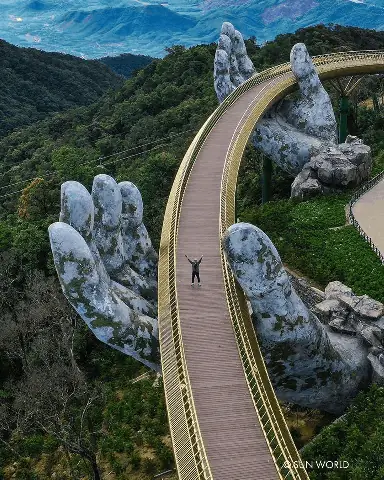 Cầu Bàn Tay Đà Nẵng Tên Gì? Khám Phá Cầu Vàng Bà Nà Hills