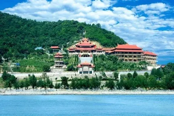 Cầu Gỗ Bãi Dài Vân Đồn: Biểu Tượng Hoàng Hôn Và Điểm Sống Ảo Đáng Nhớ Ở Quảng Ninh