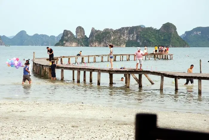 Cầu Gỗ Bãi Dài Vân Đồn: Biểu Tượng Hoàng Hôn Và Điểm Sống Ảo Đáng Nhớ Ở Quảng Ninh