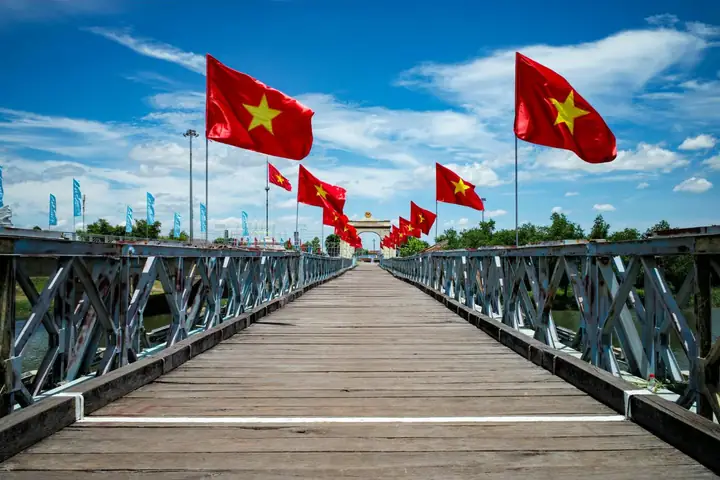 Khám Phá Cầu Hiền Lương – Biểu Tượng Lịch Sử Trên Vĩ Tuyến 17