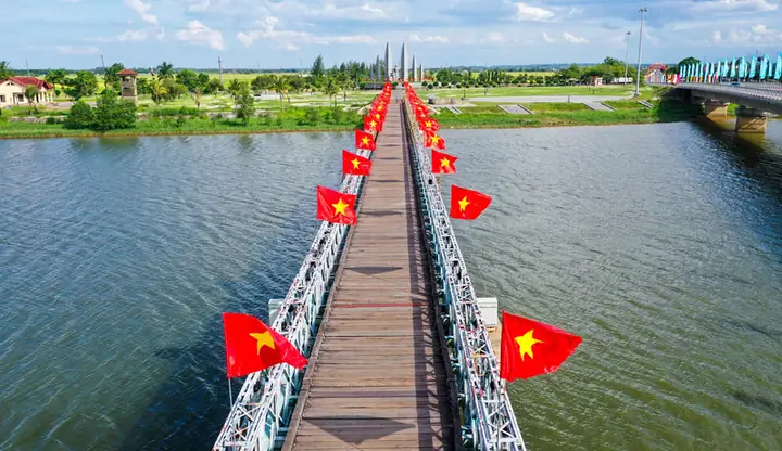 Cầu Hiền Lương Và Sông Bến Hải: Nhân Chứng Lịch Sử Của Sự Chia Cắt Và Thống Nhất Cầu Hiền Lương Và Sông Bến Hải: Nhân Chứng Lịch Sử Của Sự Chia Cắt Và Thống Nhất