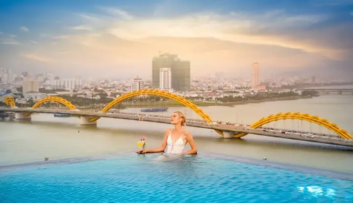 Cầu Rồng Đà Nẵng Phun Lửa Vào Lúc Nào? Cẩm Nang Xem Biểu Diễn Chi Tiết