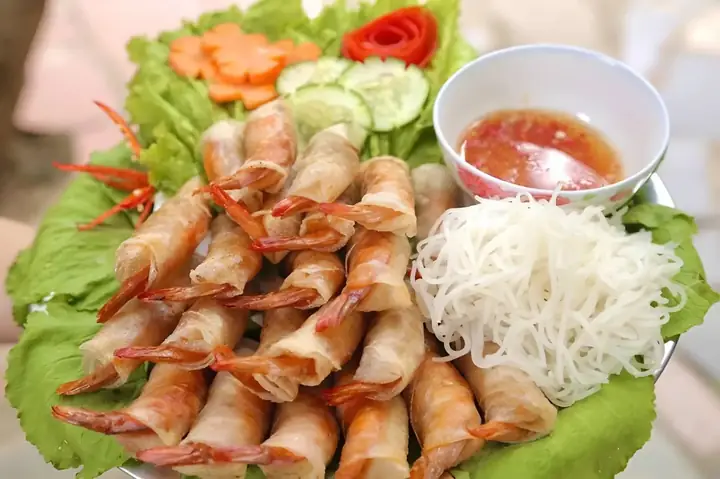 Chả Ram Tôm Đất Quy Nhơn: Đặc Sản Đất Võ Nức Tiếng