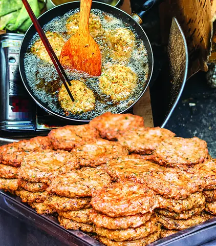 Khám Phá 12 Quán Chả Rươi Ngon Nhất Hà Nội Cho Tín Đồ Ẩm Thực