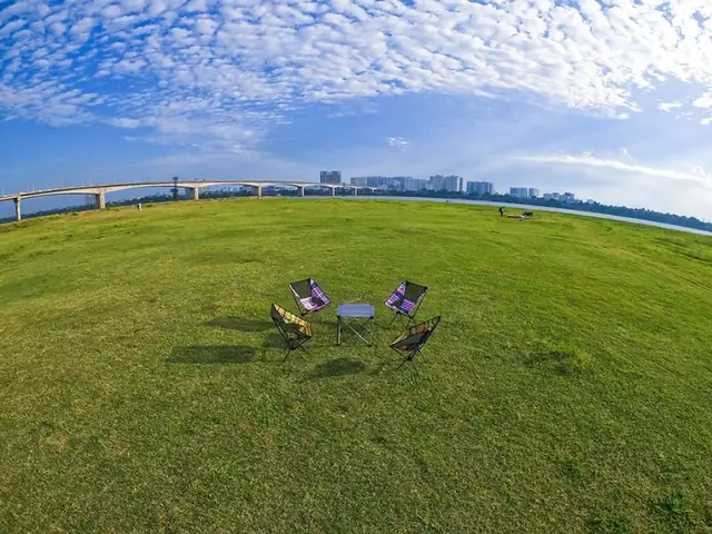 Cắm Trại Chân Cầu Vĩnh Tuy: Trải Nghiệm Hà Nội Cắm Trại Chân Cầu Vĩnh Tuy: Trải Nghiệm Hà Nội