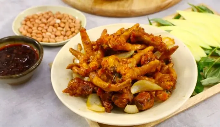 Chân Gà Quái Thú Sài Gòn: Đánh Giá Chi Tiết Về Món Ăn Vặt "gây Nghiện" Này