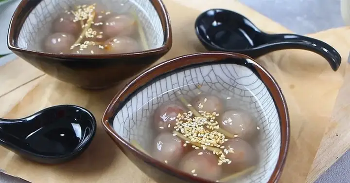 Chè Bột Lọc Heo Quay Huế: Món Ăn Đặc Sản Không Thể Bỏ Quê Chè Bột Lọc Heo Quay Huế: Món Ăn Đặc Sản Không Thể Bỏ Quê