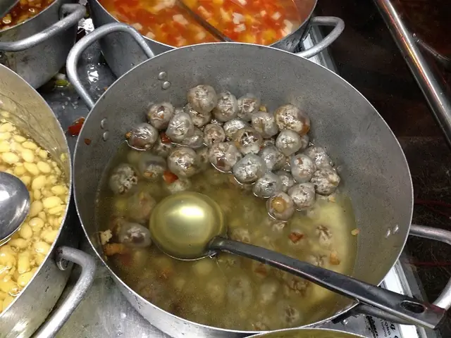 Chè Heo Quay Huế: Món Ăn Vặt Độc Nhất Và Ăn Ở Đâu Chuẩn Vị? Chè Heo Quay Huế: Món Ăn Vặt Độc Nhất Và Ăn Ở Đâu Chuẩn Vị?