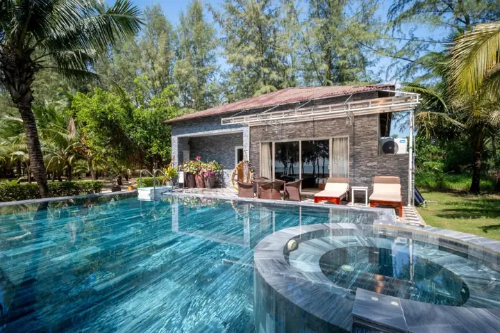 Khám Phá Chez Carole Beach Resort – Đánh Giá Chi Tiết