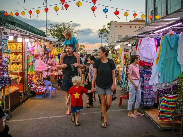 Chợ Dân Sinh Nha Trang: Khám Phá Văn Hóa & Lưu Ý An Toàn