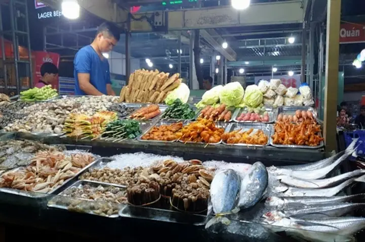 Chợ Đêm Cần Thơ: Cẩm Nang Khám Phá Thiên Đường Ăn Uống & Mua Sắm