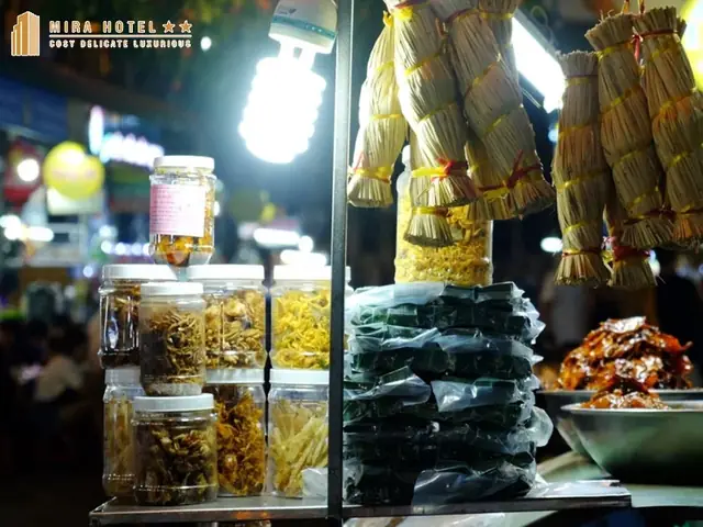 Chợ Đêm Quy Nhơn Có Gì? Khám Phá Thiên Đường Mua Sắm & Ẩm Thực Sôi Động Nhất Bờ Biển