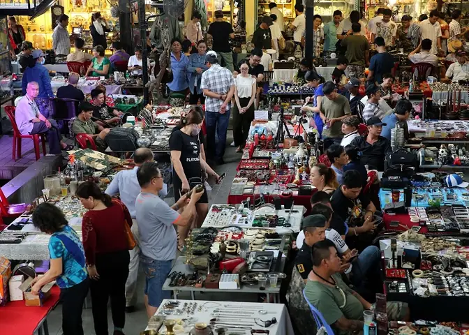 Chợ Đồ Cổ Sài Gòn: Top 5 Địa Điểm Và Kinh Nghiệm Mua Sắm Thực Tế
