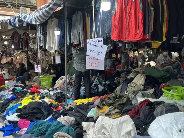 Khám Phá Cách Mua Đồ Si Rẻ Tại Chợ Hoàng Hoa Thám