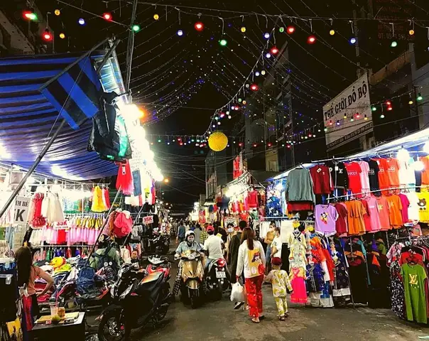 Chợ Hạnh Thông Tây: Cẩm Nang Mua Sỉ Hàng Thời Trang Chi Tiết