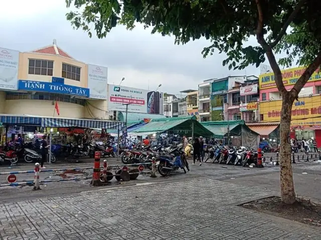 Chợ Hạnh Thông Tây: Cẩm Nang Mua Sỉ Hàng Thời Trang Chi Tiết