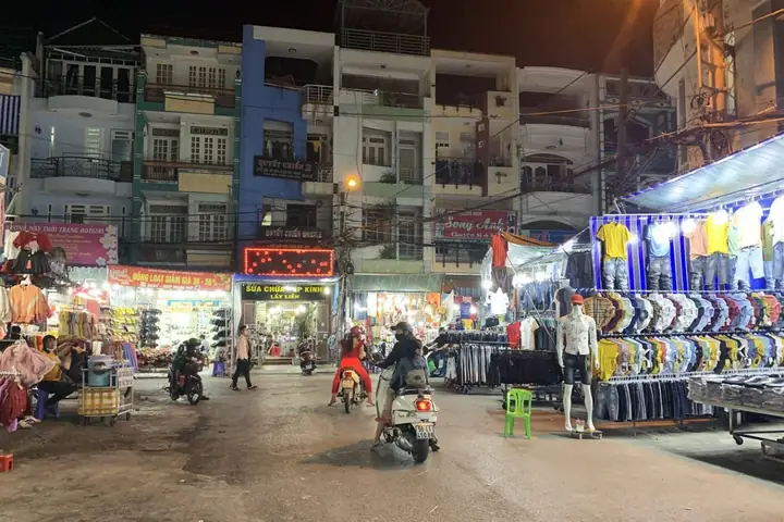 Chợ Hạnh Thông Tây Ở Đâu? Cẩm Nang Mua Sắm Từ A-z Cho Du Khách Chợ Hạnh Thông Tây Ở Đâu? Cẩm Nang Mua Sắm Từ A-z Cho Du Khách