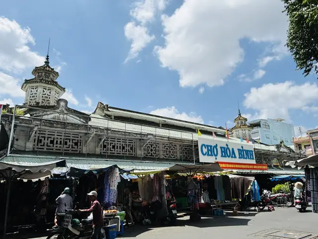 Chợ Hoa Bình Quan Quận 5 Tp.hcm: Hướng Dẫn Mua Hoa Giá Tốt