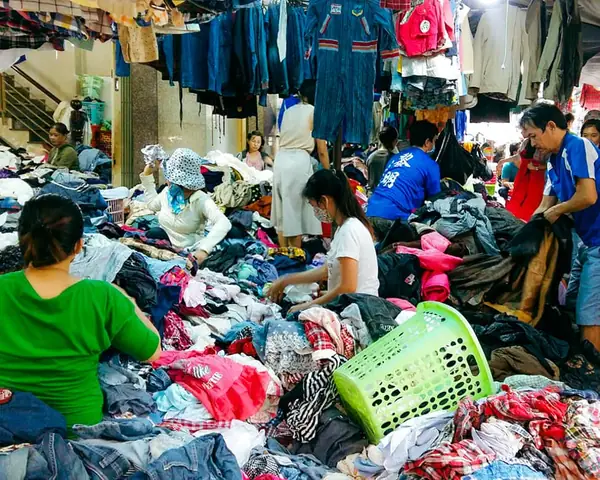 Khám Phá Chợ Hoàng Hoa Thám: Hướng Dẫn Mua Đồ Si Cho Người Mới