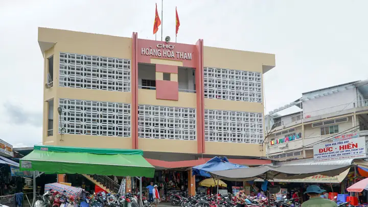 Khám Phá Chợ Hoàng Hoa Thám: Hướng Dẫn Mua Đồ Si Cho Người Mới