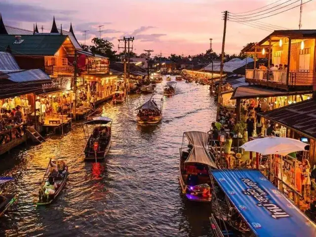 Khám Phá Chợ Nổi Pattaya – Four Regions Floating Market
