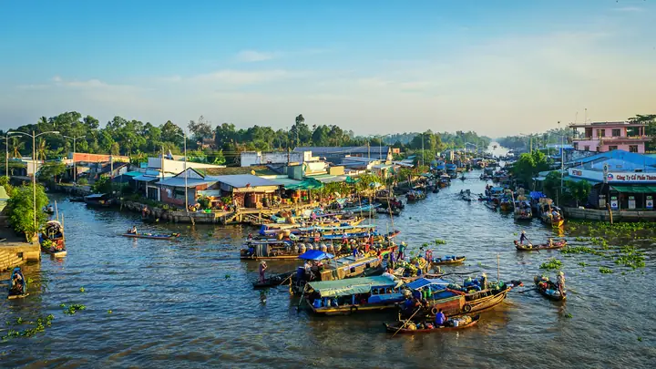 Khám Phá Chợ Nổi Ngã Năm – Điểm Dừng Chân Tuyệt Vời Cho Du Khách Miền Tây