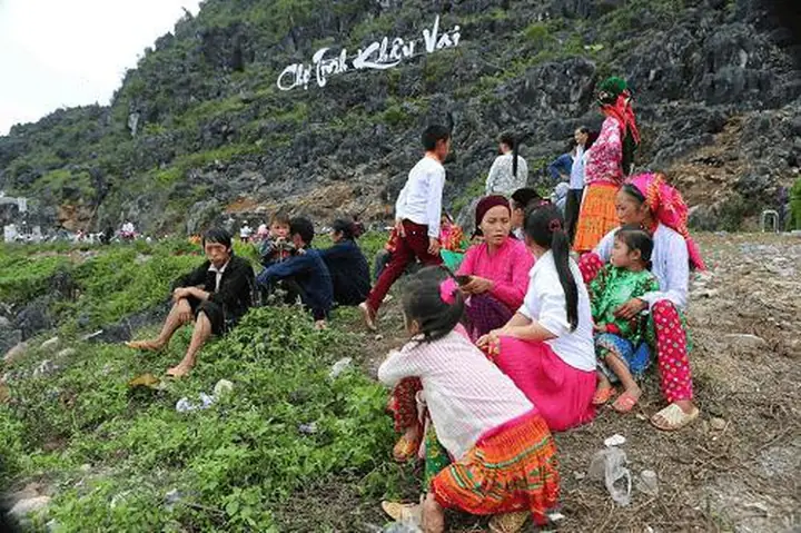 Khám Phá Lễ Hội Chợ Tình Khâu Vai: Lịch, Hoạt Động, Du Lịch