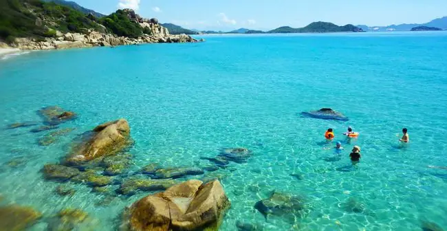 Chơi Gì Ở Vịnh Vĩnh Hy? Trải Nghiệm Và Hoạt Động Không Thể Bỏ Quên