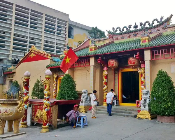 Chùa Bà Bình Dương Cầu Gì? Ý Nghĩa Và Phong Tục Cầu Nguyện Chùa Bà Bình Dương Cầu Gì? Ý Nghĩa Và Phong Tục Cầu Nguyện