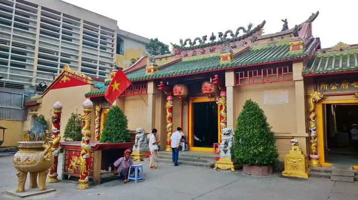 Đánh Giá Chi Tiết Chùa Bà Thiên Hậu Bình Dương: Lịch Sử, Kiến Trúc Và Kinh Nghiệm Tham Quan