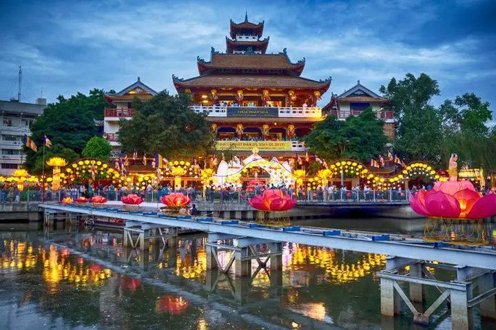 Top 10 Chùa Cảnh Đẹp Ở Sài Gòn Đáng Đến Nhất